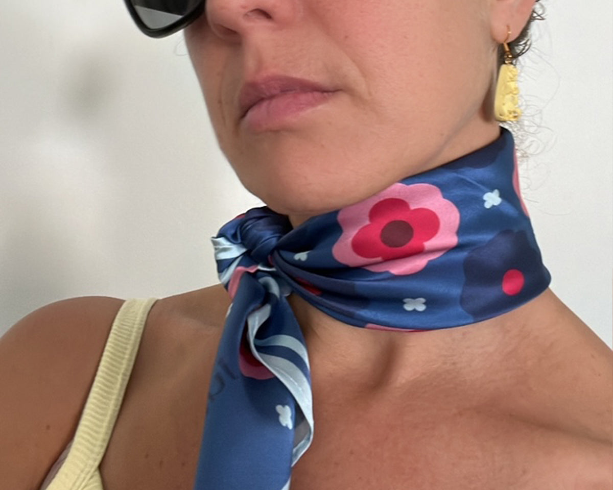 Loly - Silk Scarf in blue and pink